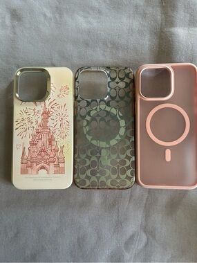 Coach Designer Pattern Clear Case with Pink MagSafe and Cream Castle Art Case